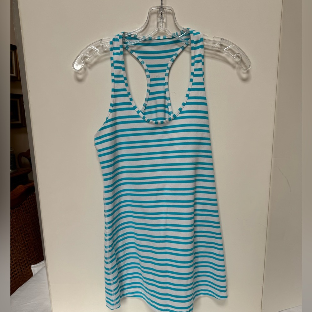 Lululemon CRB cool racer back tank size 6 blue stripe